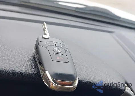 2017 Ford F-250 Lariat из США, поврежденный, VIN 1FT7W2BT4HEF42720